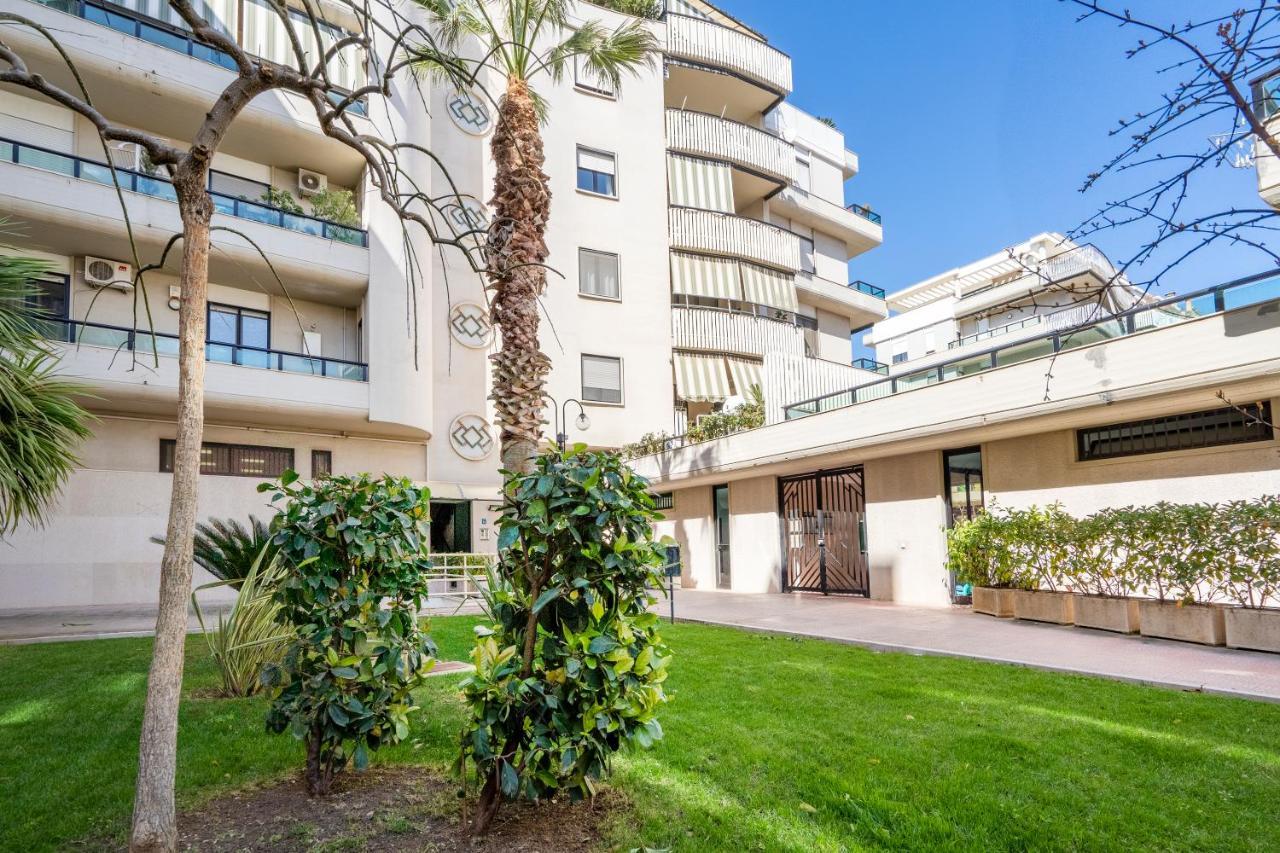 Grazia Attic Apartment With Terrace Trani Exterior photo